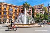 View of fountain in Placa la Reina, Palma de Mallorca, Majorca, Balearic Islands, Spain, Mediterranean, Europe