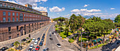 Blick auf das Caruso-Museum mit Blick auf den Park Litoranea mit dem Vesuv, Neapel, Kampanien, Italien, Europa