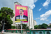 Plakatwände und Wandmalereien in den Straßen von Caracas, die für die Wahl von Präsident Nicolas Maduro in Venezuela werben