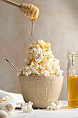 Popcorn with honey and salt