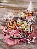 Colourful Christmas biscuit plate