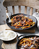 Pasta with slow-cooked beef à la Bolognese