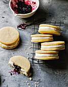 Limetten-Brombeer-Shortbread