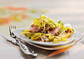 Pork medallions with leek, fennel and apple sauce