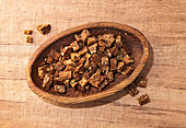 Wholemeal croutons in a wooden bowl