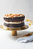 Devil's Food-Cake mit Haselnuss-Praliné