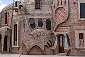 Das einzigartige Atelier und Haus des Keramikmeisters Manuel Cruz, bekannt als der Gaudí von Cafayate. Cafayate, Argentinien