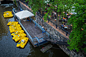 Tretboote zum Mieten auf der Moldau, Prag