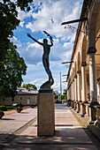 Socha Vitezství (Siegesstatue), Bronzestatue, Sommerpalast der Königin Anna, Prag,