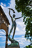 Socha Vitezství (Siegesstatue), Bronzestatue, Sommerpalast der Königin Anne, Prag,