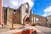 Ruinen der Kirche und des Klosters Carmo, Lissabon, Portugal, Europa