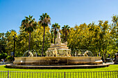 HA?spalis-Brunnen auf dem Platz Puerta de Jerez, Sevilla, Andalusien, Spanien, Europa