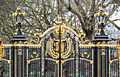 Details des Canada Gate, Teil des Queen Victoria Memorials und Eingang zum Green Park, London, England, Vereinigtes Königreich, Europa