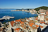 Blick auf die Altstadt, den Yachthafen und den Marjane-Hügel, Split, Kroatien, Europa