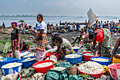 Flussmarkt, Mbandaka, Provinz Equateur, Demokratische Republik Kongo, Afrika