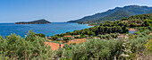Blick auf Meer und Küste bei Koinyra, Thassos, Ägäisches Meer, Griechische Inseln, Griechenland, Europa