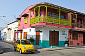 Typical house on San Diego square in the downtown colonial walled city, UNESCO World Heritage Site, Cartagena, Colombia, South America