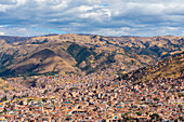 Erhöhte Ansicht der Stadt Cusco (Cuzco), Provinz Cusco, Region Cusco, Peru, Südamerika