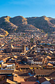 Erhöhte Ansicht der Kathedrale von Cusco (Cuzco) und der Kirche der Gesellschaft Jesu, UNESCO, Cusco (Cuzco), Provinz Cusco, Region Cusco, Peru, Südamerika