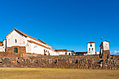 Archäologische Stätte von Chinchero und Kirche Nuestra Senora de la Natividad, Chinchero, Heiliges Tal, Provinz Urubamba, Region Cusco (Cuzco), Peru, Südamerika