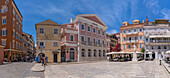 Blick auf den Plakada t' Agiou Spiridona-Platz, Korfu-Stadt, UNESCO-Weltkulturerbe, Korfu, Ionisches Meer, Griechische Inseln, Griechenland, Europa