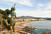 Dona Marinera (Frau des Fischers), Bronzeskulptur von Ernest Maragall, 1966, Lloret de Mar, Provinz Girona, Katalonien, Spanien, Europa