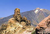 Roques de Garcia, Caldeira de las Canadas, Mount Teide, Mount Teide National Park, UNESCO World Heritage Site, Tenerife, Canary Islands, Spain, Atlantic Ocean, Europe