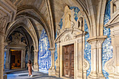 Gotischer Kreuzgang mit barocken Azulejos, Kathedrale von Porto, UNESCO-Weltkulturerbe, Porto, Norte, Portugal, Europa