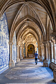 Gotischer Kreuzgang mit barocken Azulejos, Kathedrale von Porto, UNESCO-Welterbe, Porto, Norte, Portugal, Europa