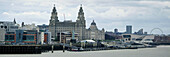 Panoramablick auf die Skyline, Liverpool, Merseyside, England, Vereinigtes Königreich, Europa