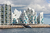 Das Iceberg Apartmenthaus im neuen Stadtteil Aarhus Ost, der durch die Erweiterung des Hafengebiets entstanden ist, Aarhus, Halbinsel Jütland, Dänemark, Europa