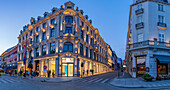 Blick auf Architektur am Karl Johans Gate in der Abenddämmerung, Oslo, Norwegen, Skandinavien, Europa