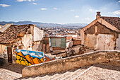 Enge Straßen im historischen Viertel von Albaicin in Granada mit typischen weißen Häusern, UNESCO-Weltkulturerbe, von Mirador de la Lona, Granada, Andalusien, Spanien, Europa