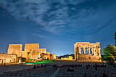 Ton- und Lichtshow im Philae-Tempel, Isis-Tempel und Trajans Kiosk, UNESCO-Weltkulturerbe, Agilkia-Insel, Assuan, Ägypten, Nordafrika, Afrika