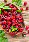 Frische reife Bio-Himbeeren