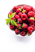 Frische reife Bio-Himbeeren