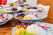 Vegan poke dishes served at a healthy food workshop