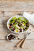 Autumn salad with pear, ricotta and pumpernickel croutons