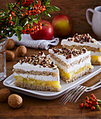 Nut slices with apple filling