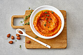 Spicy paprika and almond cream