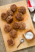 Pork liver and beef meatballs with sea salt