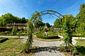 Frankreich, Oise, Fontaine Chaalis, die Zisterzienserabtei von Chaalis und ihre mittelalterlichen Ruinen, die zum Museum Jacquemart Andre gehören