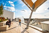 Frankreich, Paris, Bois de Boulogne, Terrasse der Stiftung Louis Vuitton des Architekten Frank Gehry