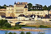 Frankreich, Indre et Loire, Loire-Tal, von der UNESCO zum Weltkulturerbe erklärt, die Loire-Kais und das Schloss von Amboise