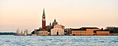 Italien, Venetien, Venedig, von der UNESCO zum Weltkulturerbe erklärt, die venezianische Lagune (Laguna), die Insel und die Kirche San Giorgio Maggiore