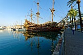 Italien, Ligurien, Genua, Porto Antico (Alter Hafen), 1992 umgebaut, die Neptun ist ein Nachbau einer spanischen Galeone aus dem 17. Jahrhundert. Das Schiff wurde 1985 für den Film Pirates von Roman Polanski gebaut