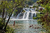 Kroatien, Mitteldalmatien, Gespanschaft Sibenik Knin, Nationalpark Krka, Skradinski buk, Krka-Wasserfälle