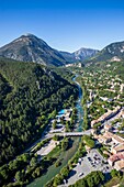 Frankreich, Alpes-de-Haute-Provence, Regionaler Naturpark Verdon, Castellane, Blick vom Gipfel des Roc auf das Verdon-Tal und die Stadt