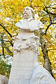 Frankreich, Paris, Luxemburg-Garten im Herbst, Statue von Ferdinand Fabre