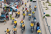 Benin, Cotonou, das Stadtzentrum und seine Motorradtaxis namens Zems